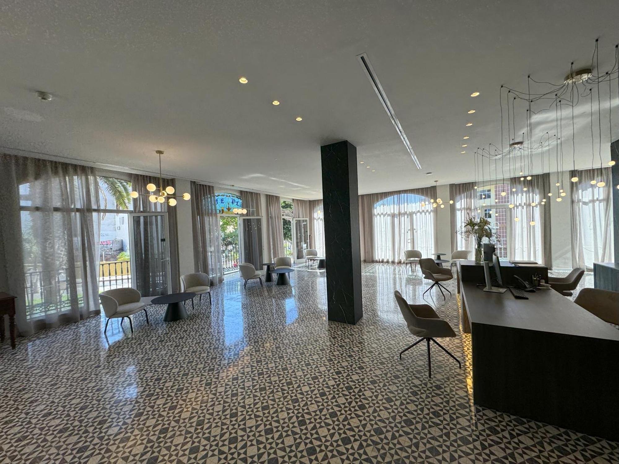 Hotel Reveron Plaza Los Cristianos  Bagian luar foto