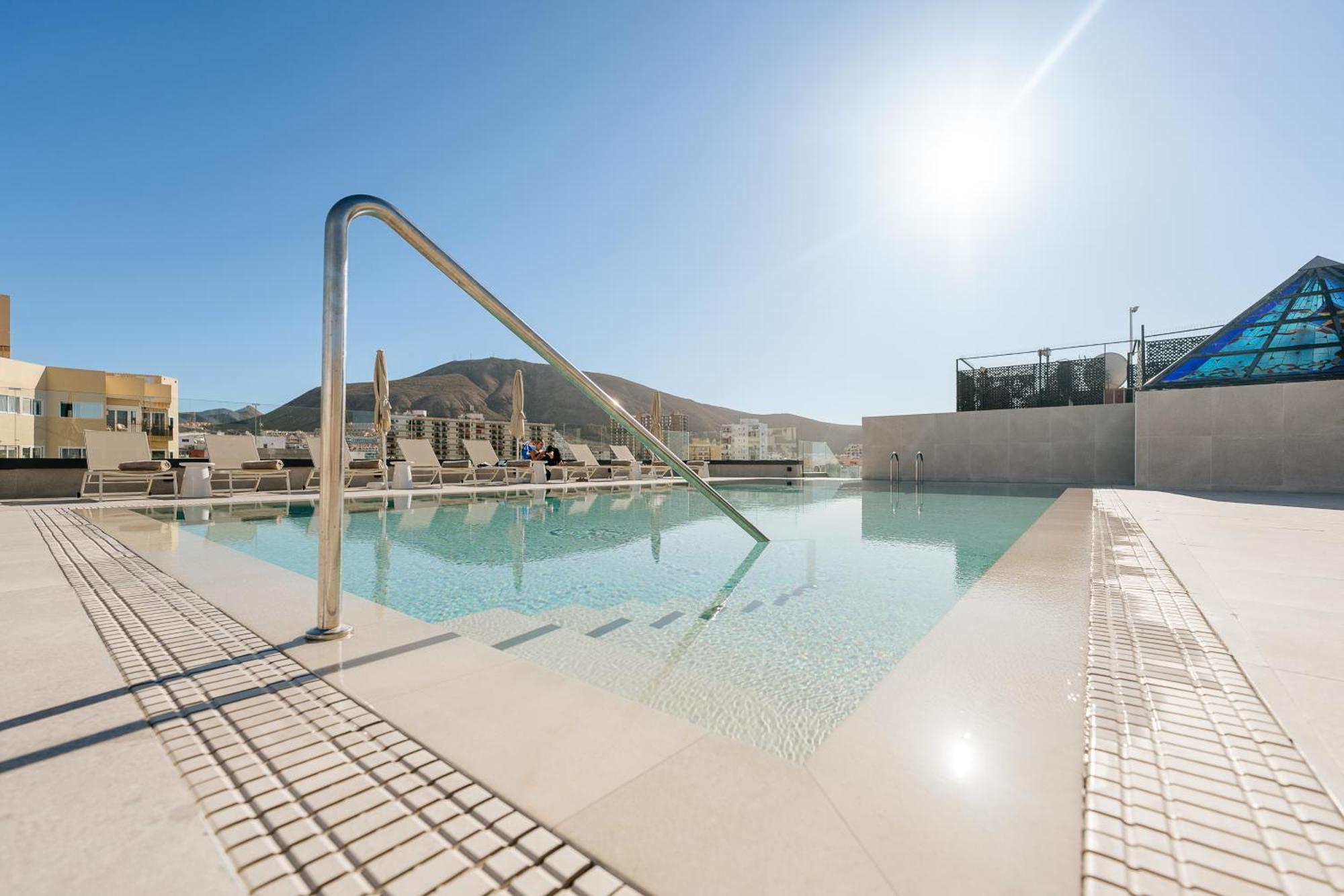 Hotel Reveron Plaza Los Cristianos  Bagian luar foto