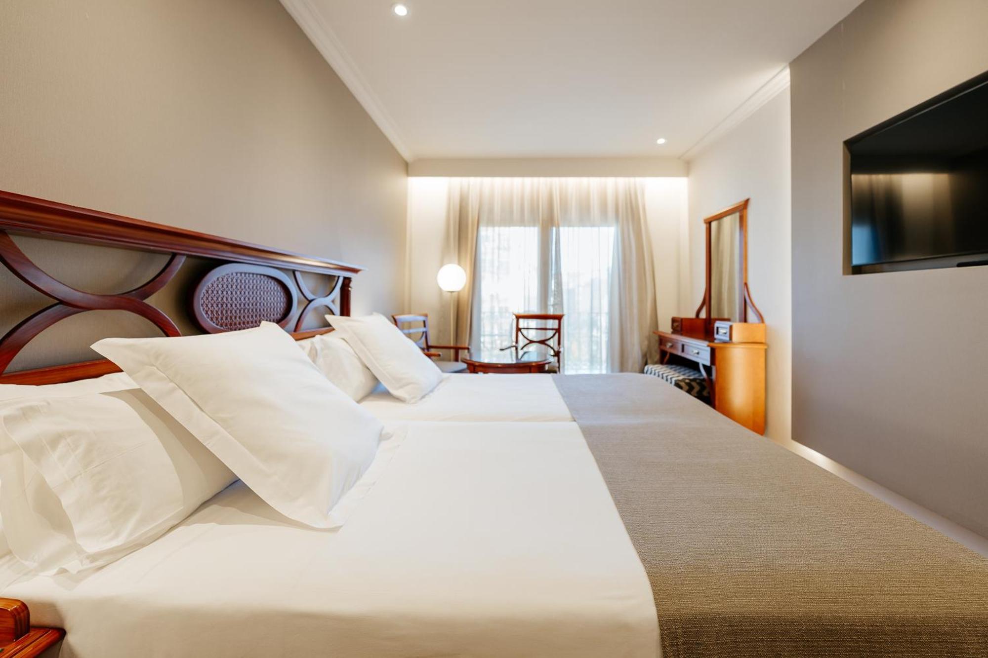 Hotel Reveron Plaza Los Cristianos  Bagian luar foto