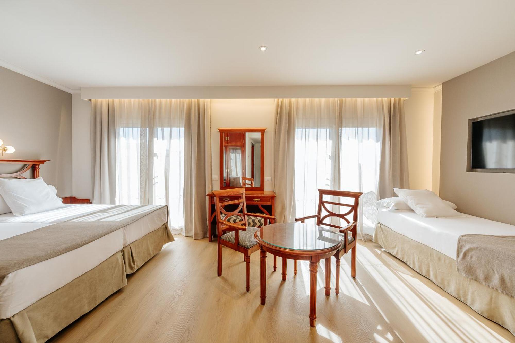 Hotel Reveron Plaza Los Cristianos  Bagian luar foto