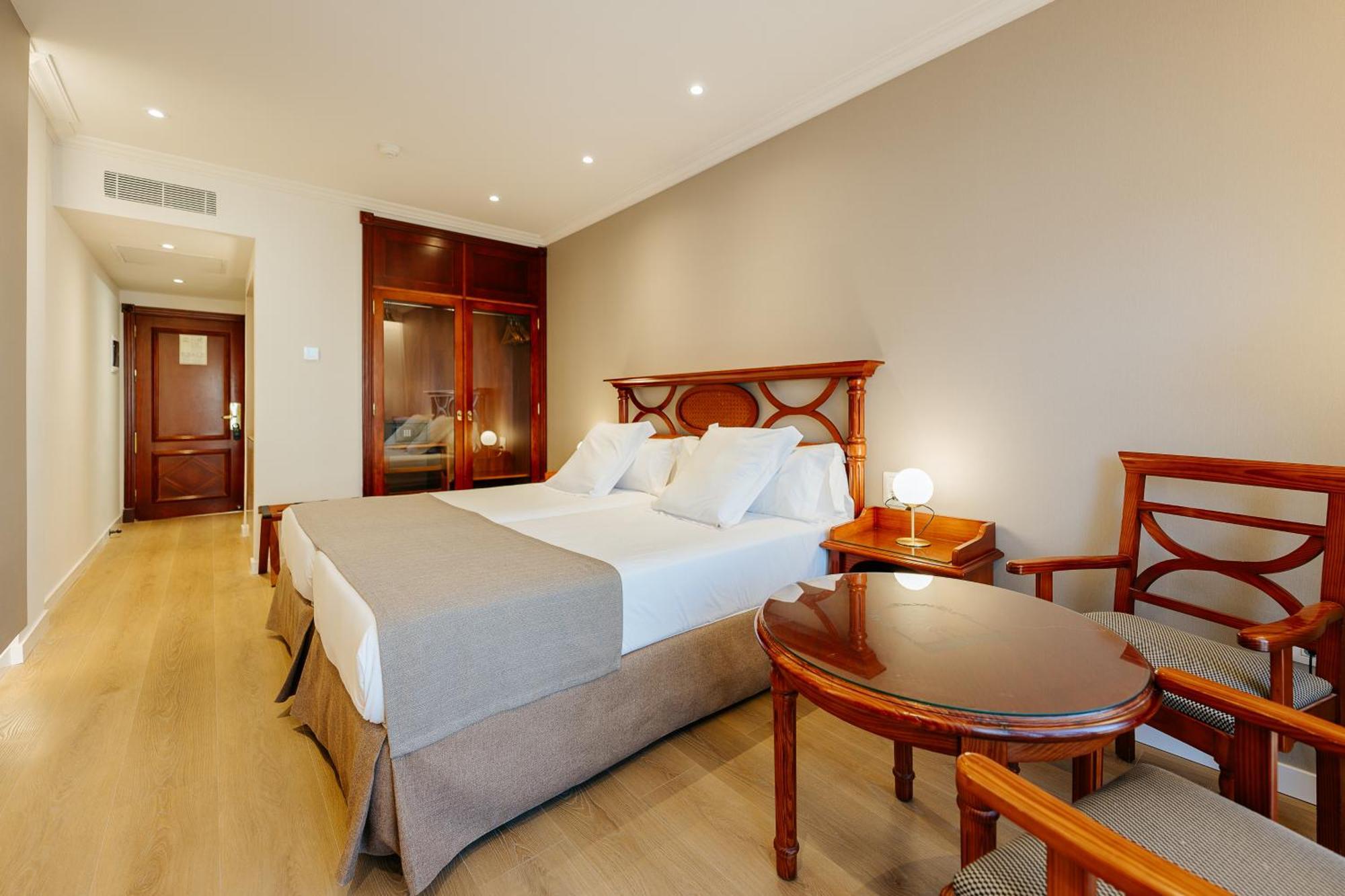 Hotel Reveron Plaza Los Cristianos  Bagian luar foto