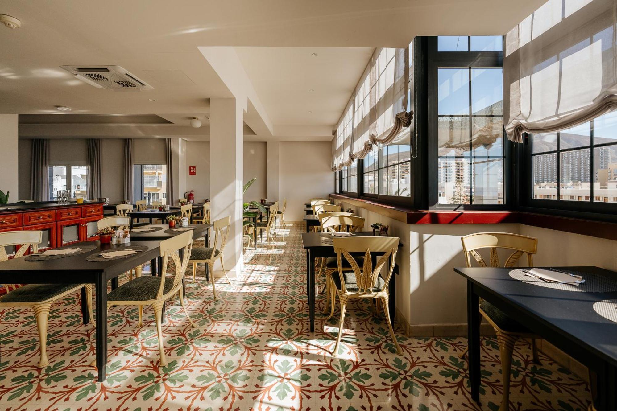 Hotel Reveron Plaza Los Cristianos  Bagian luar foto