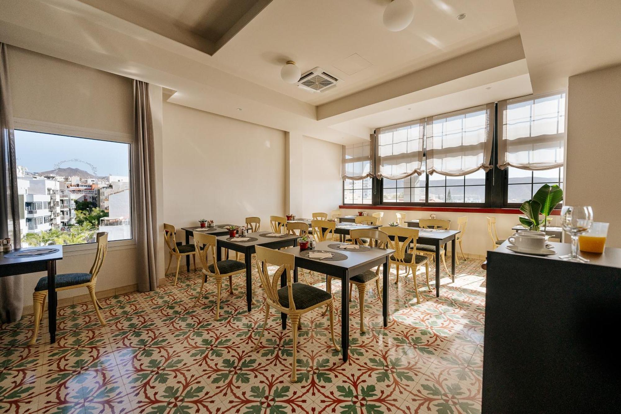 Hotel Reveron Plaza Los Cristianos  Bagian luar foto