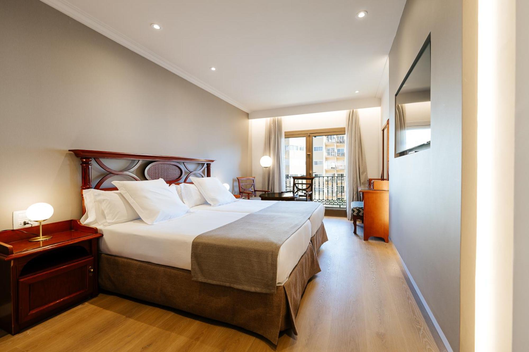Hotel Reveron Plaza Los Cristianos  Bagian luar foto